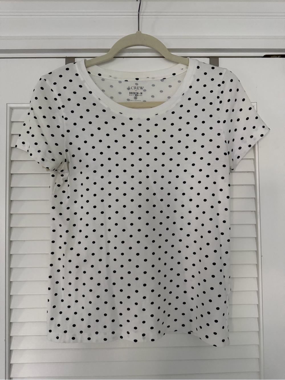 J. Crew Women's White and Navy Polka Dot Short Sleeve Tee